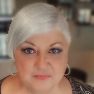 Meet your Posher, Connie